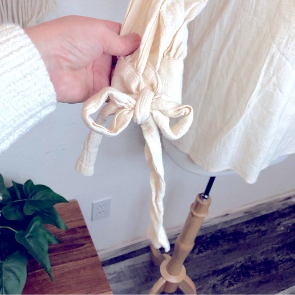 Doe & Rae cream tie sleeve boho tunic blouse medium - Picture 3 of 7